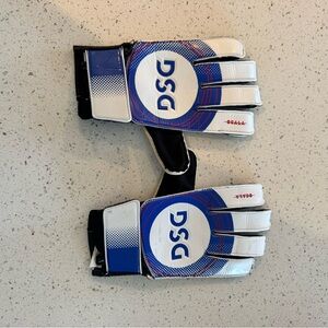 DSG Dynamic Blue and White Soccer Gloves